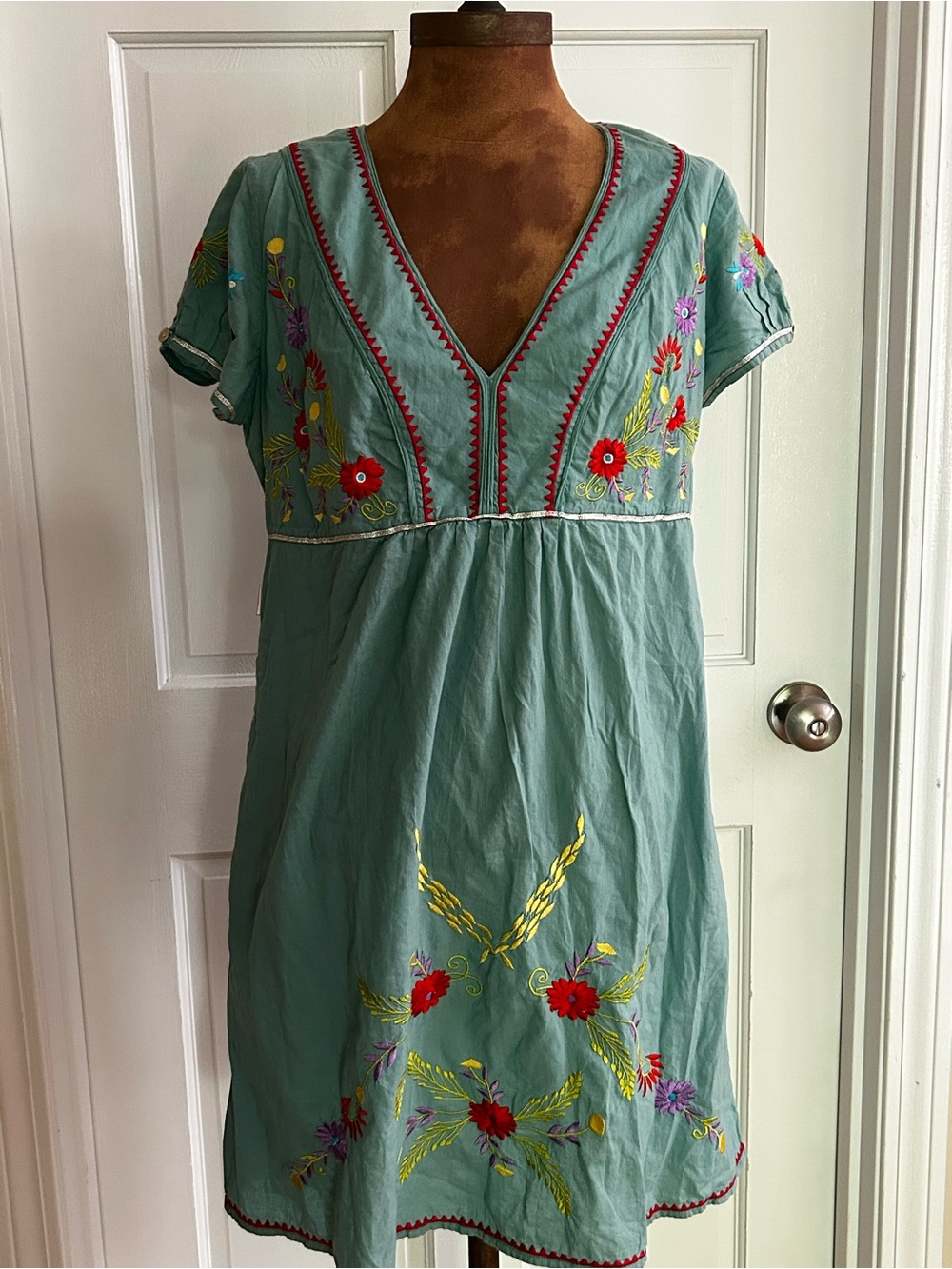 Embroidered Flamenco V-Neck Green Boho Dress